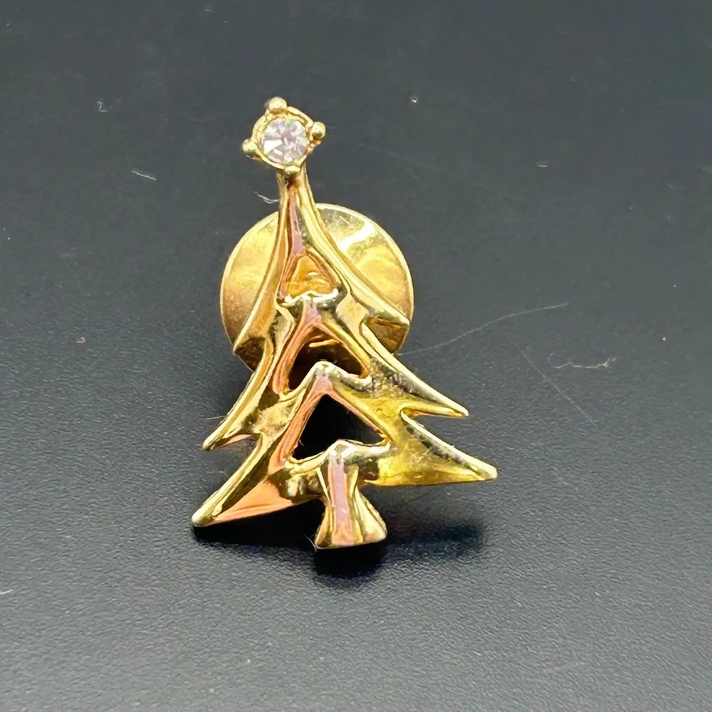 Avon Gold Christmas Tree Brooch